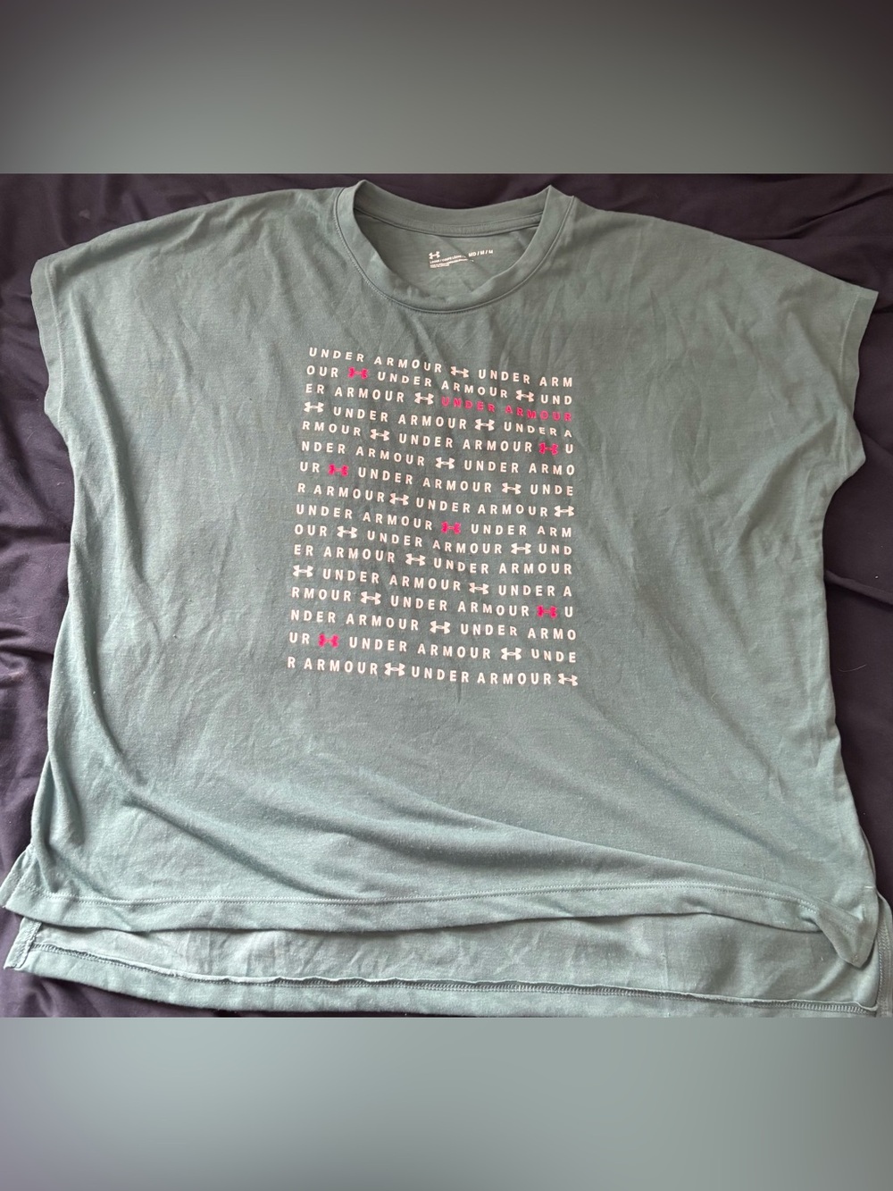 Women's Size Medium Under Armour Green Repeat Logo Tech Tee